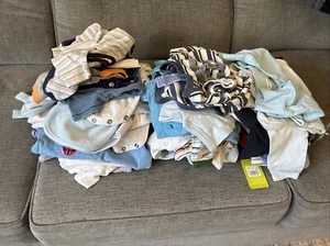 Lote Ropa Bebé Niño 40 Piezas Talla 0-12 Meses Algunos Nuevos Niños Mayormente Azul - Imagen 1 de 1