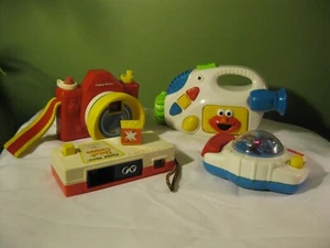 SET: 4 Vintage Fisher Price & Sesamstraße Elmo Spielzeugkameras und Camcorder Tyco - Bild 1 von 20