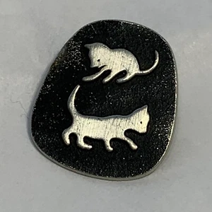 SPILLA GATTO VINTAGE SVEZIA peltro firmata BT T9 gattini che giocano nero 1-3/8" - Foto 1 di 5