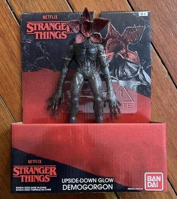 7-дюймовая фигурка Bandai Stranger Things Glow in The Dark Demogorgon - Изображение 1 из 4