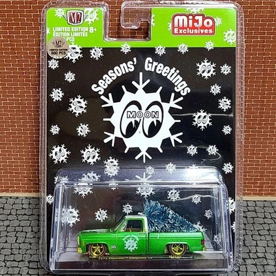 2021 M2 Machines Christmas Chase 1973 Chevy Cheyenne - Immagine 1 di 4