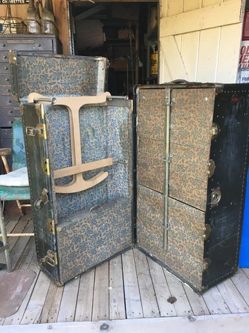 Weaver STEAMER TRUNK WARDROBE TRAIN CAR LUGGAGE 1900S 40.X20 X 21IN Cover