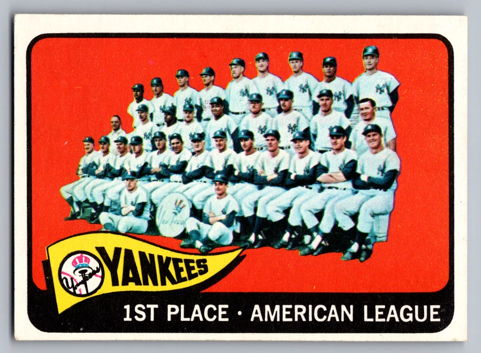 1965 TOPPS #513 NEW YORK YANKEES TEAM CARD W/MANTLE/MARIS/FORD/BERRA - Image 1 of 3