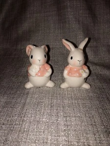 10 Strawberry Street Adorable Bunny Salt and Pepper Shaker Set  NEW - Picture 1 of 5
