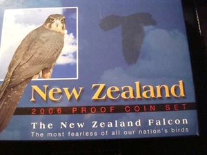 2006 New Zealand 7 coin proof set with Silver Falcon - Picture 1 of 7
