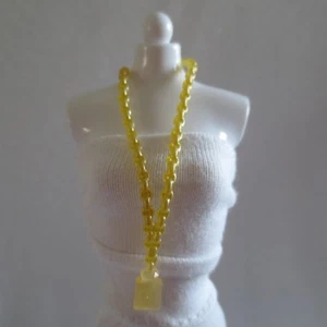 NUOVO Barbie Style Glam Nikki Bambola Oro Opaco Collana Lunga Gioielli - Foto 1 di 3