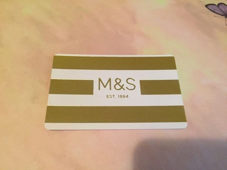 Tarjeta de regalo MARKS & SPENCER (Reino Unido) rayas doradas (2015) (0 $) Foto 1 de 1