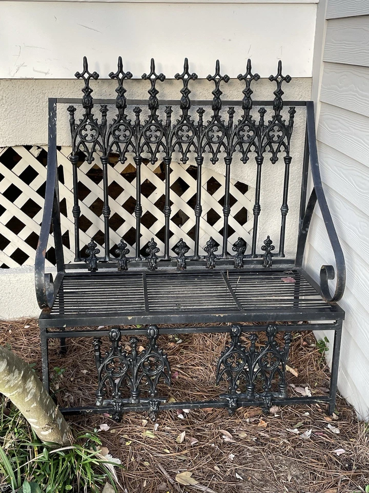 Banco gótico de hierro fundido de 1900 de 4 pies de ancho Foto 1 de 2