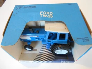 Vintage 1989 Scale Models 1:16th Scale Ford TW-25 Tractor, First Edition, NIB - Picture 1 of 15
