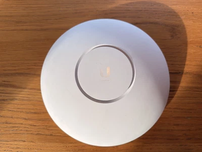 Ubiquiti Networks UniFi 6 Access Point a lungo raggio - Bianco (U6-LR) - Immagine 1 di 3