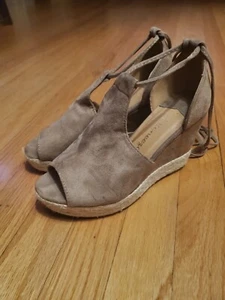 Reneeze Damen-Sandalen Keilabsatz Größe 7,5 braun Gladiator zum Binden – offene Zehenpartie Schuhe - Bild 1 von 8