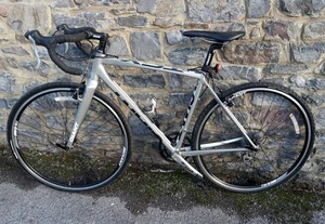 Giant TCX ML Gravel / Cyclo X / Commuter Bike nur 30 km nahezu unbeschriftet - Bild 1 von 13