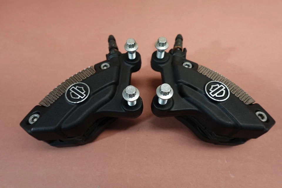 2009-2017 Harley VRSCF Muscle V-Rod pinça de freio dianteira direita esquerda - Imagem 1 de 4