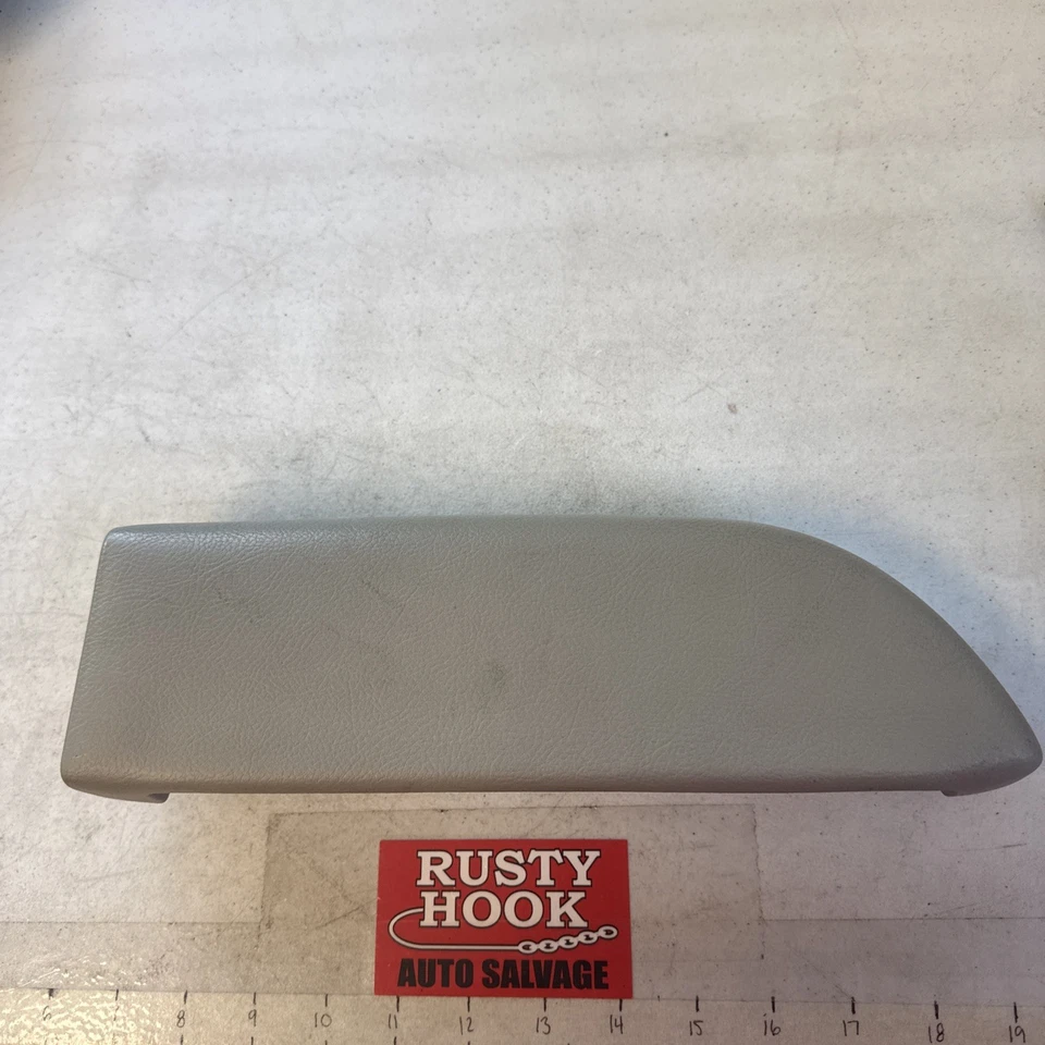 2003 LINCOLN TOWN CAR FRONT DOOR ARMREST Left Driver 5424141 LH - Изображение 1 из 4