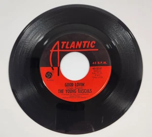 Young Rascals - Good Lovin' & Mustang Sally - 45 Atlantic 45-2321 - VG+ - Imagen 1 de 2