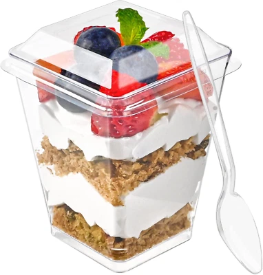 Paquete de 50 tazas de postre de plástico Zezzzxu de 5 oz con tapas y cucharas, pudín de plátano Cu Foto 1 de 4