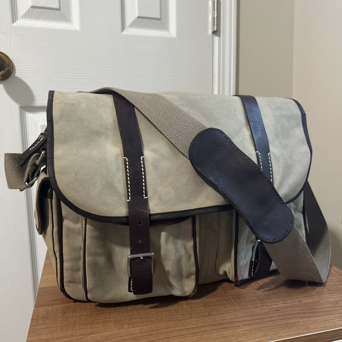⭐︎新品・未使用品⭐︎BANANA REPUBLIC MEN’Sメッセンジャーバッグ Banana Republic Men's Leather Messenger Bags for sale | eBay