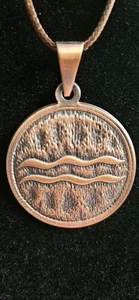 Kupfer Wassermann Sternzeichen Astrologie Horoskop runder Anhänger mit brauner Kordel - Bild 1 von 4