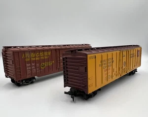 Athearn HO 2 Vintage Box Cars Burlington 50' Reefer SSW Cotton Belt 50' Box Car - Picture 1 of 13