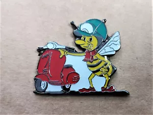 AS VESPA WASP LAPEL PIN BADGE CAP BADGE (0672) - Picture 1 of 1