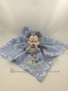 Flaches Kuscheltier Mickey DISNEY STORE blau Satinrand Mickey und sein Bär 33 cm - Bild 1 von 1