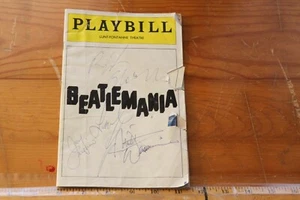 BEATLEMANIA PLAYBILL SIGNED! 1978 JOE PECORINO MITCH WEISSMAN RICK BLOOM - Picture 1 of 4