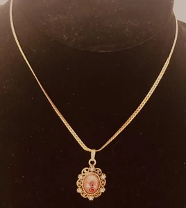 Collar colgante de perlas sintéticas de vidrio Coventry de colección 1/20 cadena de oro 12k núcleo abuela - Imagen 1 de 6