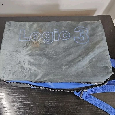 Sega Game Gear Soft Bag Carry Case Protective for Console & Games Logic 3 - Image 1 of 4