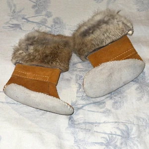Vintage Baby Infant Native American Indian Leather Moccasins Fur Trim Authentic - Picture 1 of 5