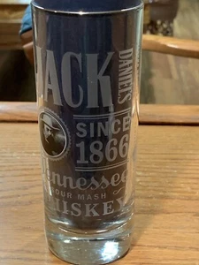 Jack Daniel's ¡RARO! "Vidrio en relieve ""Jasper Newton Master Distiller 1866 a 1911" - Imagen 1 de 10