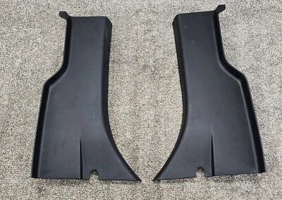 Ram 2500 3500 4500 5500 2018-2024 panel de ajuste inferior pilar C izquierdo y derecho  Foto 1 de 4