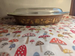PYREX Americana 1 1/2 Quart Divided Casserole Dish Brown White Gold With Lid - Picture 1 of 20