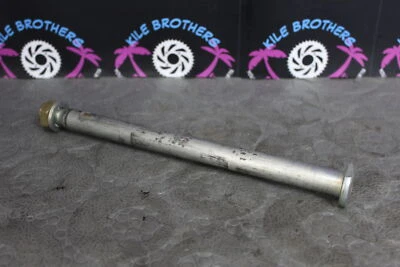 2005 CRF450 HONDA FABRICANTE DE EQUIPAMENTO ORIGINAL BRAÇO OSCILANTE TRASEIRO PARAFUSO SUSPENSÃO EIXO PIVÔ 52101-KZ4-J4 - Imagem 1 de 4