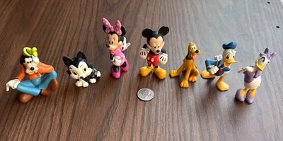 DISNEY Figures lot of 7 Mickey, Minnie, Donald, Daisy, Pluto, Goofy, Figaro - Image 1 of 4