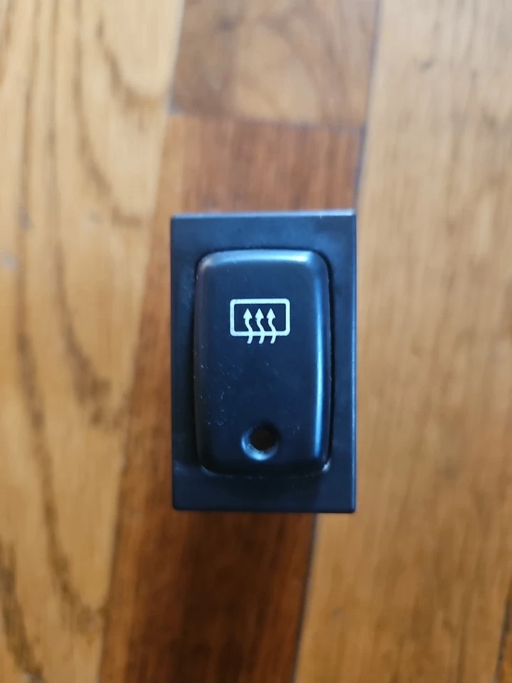 Interruptor de descongelación trasero Suzuki Sidekick Geo Tracker 1996 Foto 1 de 4