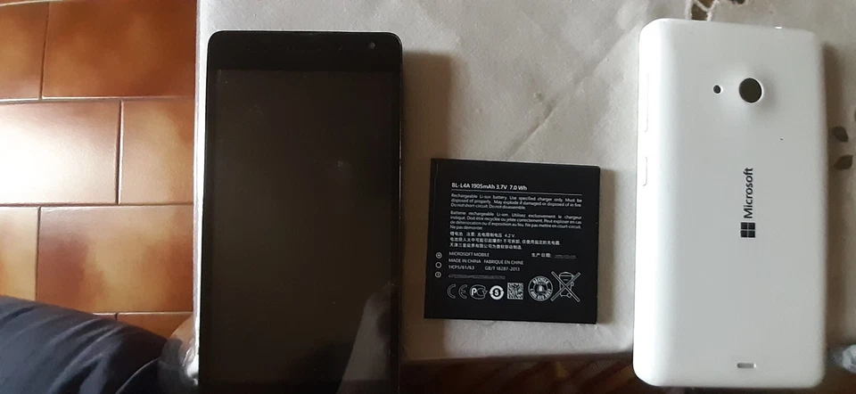 cellulare microsoft modello RM-1089 - Immagine 1 di 1