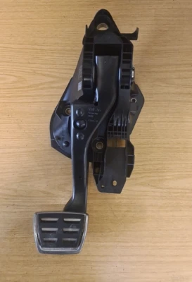 VOLKSWAGEN MK8 GOLF R-LINE 2021 PEDAL DE FRENO AUTOMÁTICO Y SOPORTE 5Q2723058AP Foto 1 de 4