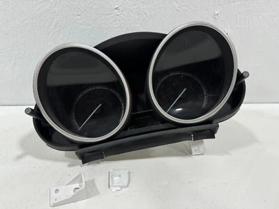 2010-2011 Mazda 3 medidores de painel de instrumentos velocímetro 133k milhas aba quebrada - Imagem 1 de 3