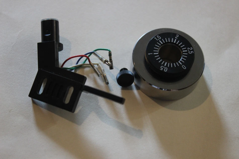 Contrapeso y cabezal vintage Mitsubishi DP-6 Foto 1 de 1