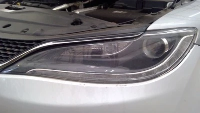 Proyector halógeno para faros de conductor bisel negro compatible con 15-17 200 6597457 Foto 1 de 4