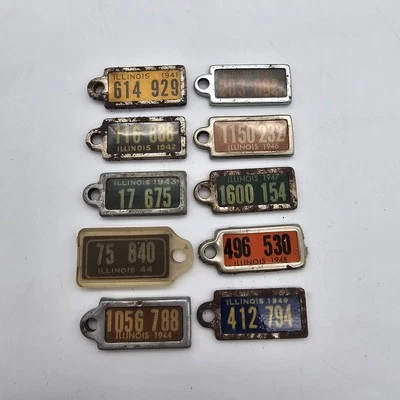 Illinois DAV License Plate Keychain Lot 1941-1949 - Image 1 of 4