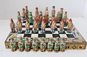 Juego de Ajedrez Pintado a Mano Inca Peruano con Caja de Tablero Decorativo de Madera Plegable - Imagen 1 de 22