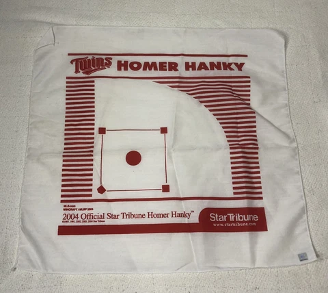 2004 Minnesota Twins MLB Homer Hanky Official Star Tribune Home Run Cover