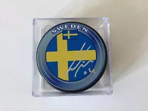 Gustav Nyquist Signed Autographed Team Sweden Hockey Puck aa - Picture 1 of 1