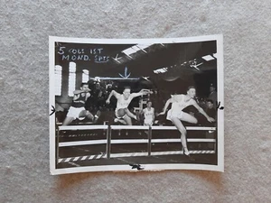 Foto de prensa de carreras de obstáculos de atletismo de colección equipo del ejército de Estados Unidos contra Dartmouth - Imagen 1 de 9