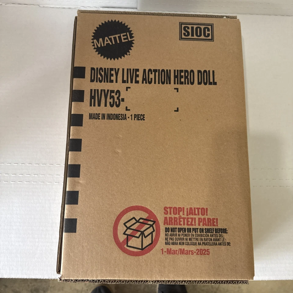 2025 DISNEY SNOW WHITE LIVE ACTION HERO COLLECTOR DOLL HVY53 - Image 1 of 3