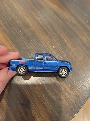 Chevy Silverado 1500 Z71 1/64 Scale Diecast Diorama Model - Image 1 of 4
