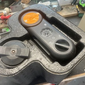 Cadillac CTS Tire Air Compressor. - Picture 1 of 5