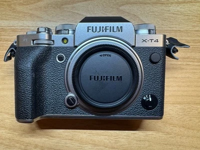 Fujifilm X-T4 26,1 MP Spiegellose Systemkamera - Silber (Nur Gehäuse) - Bild 1 von 4