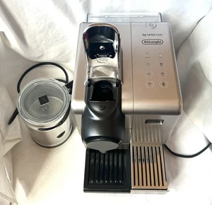 Delonghi Nespresso EN550S Lattissima Touch Coffee Latte Cappuccino Maker - Picture 1 of 12